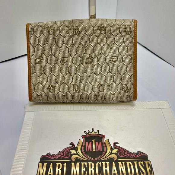 Christian Dior Pouch in Honeycomb design. - Picture 4 of 10